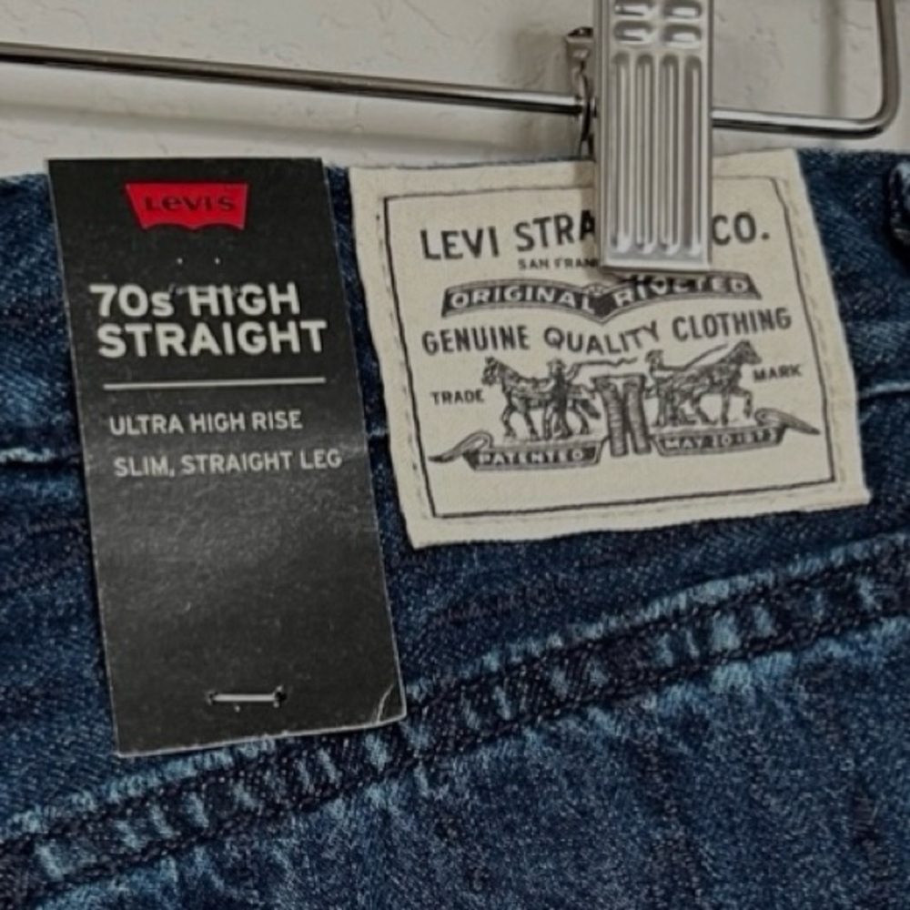 Levi’s 70s Ultra High Rise Slim Straight Leg Jeans Dark Wash Embroidered… - Picture 8 of 13